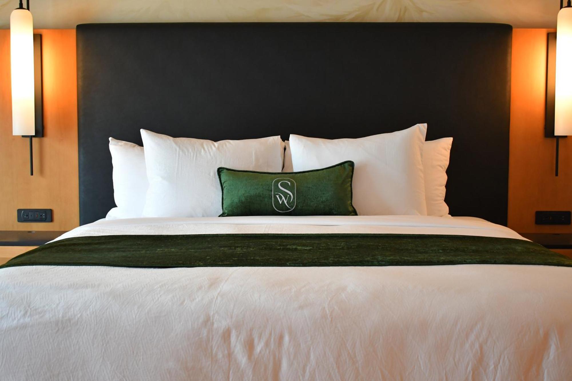 The Swiftwater Hotel Bagian luar foto
