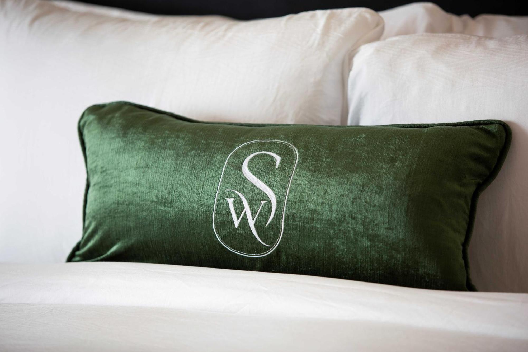 The Swiftwater Hotel Bagian luar foto