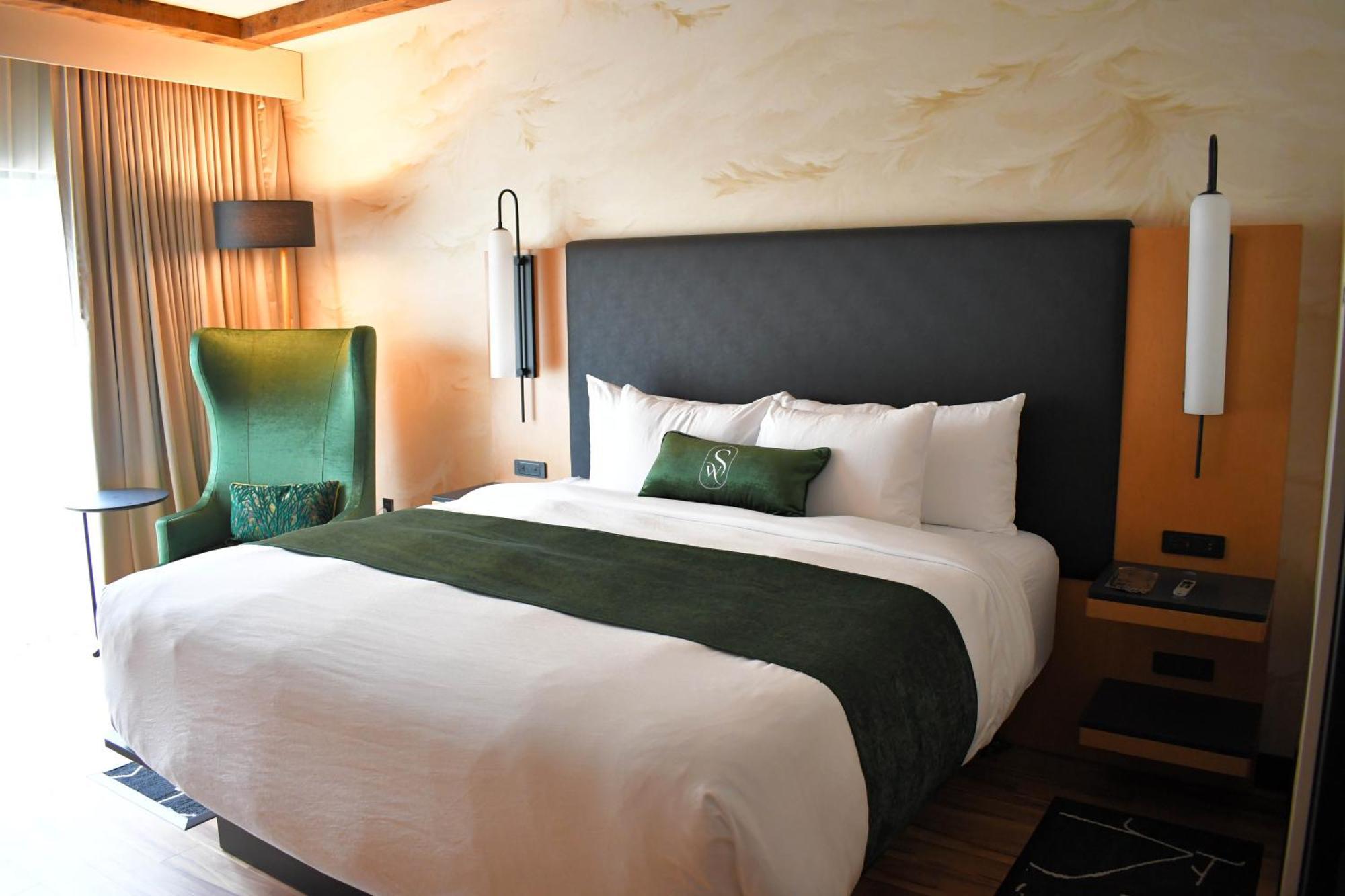 The Swiftwater Hotel Bagian luar foto